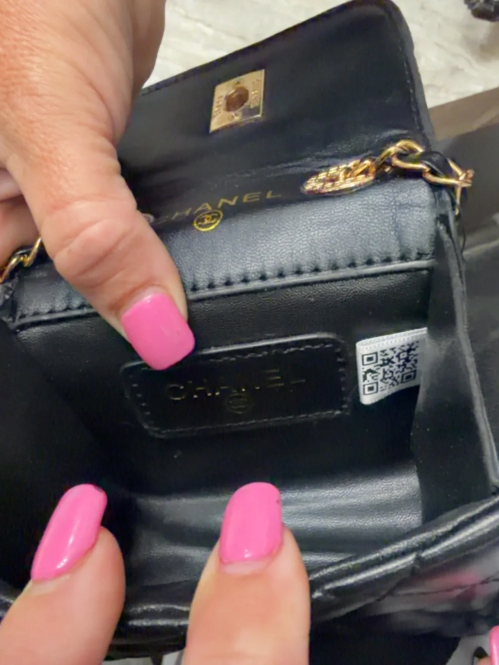 CHANEL compact quilted